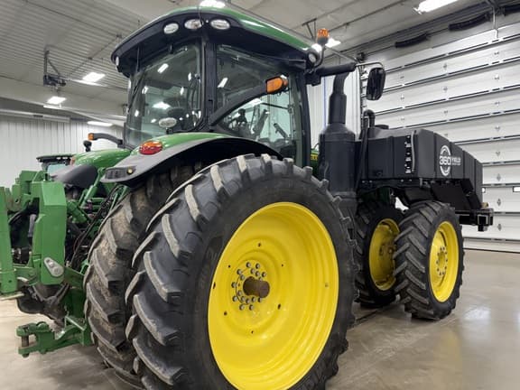 Image of John Deere 8370R equipment image 4