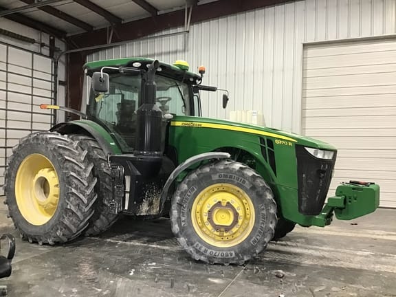 2015 John Deere 8370R Equipment Image0