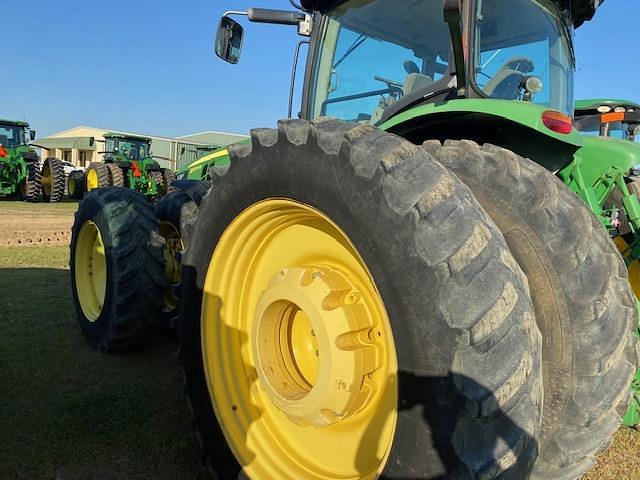 Image of John Deere 8370R equipment image 3