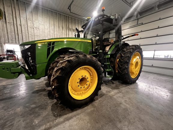 2015 John Deere 8370R Equipment Image0