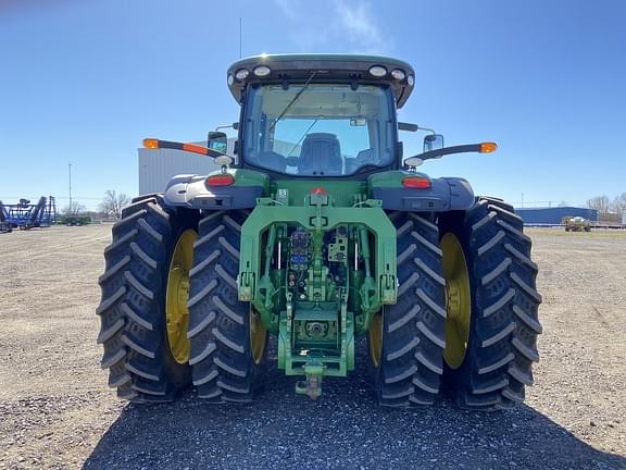 Image of John Deere 8370R equipment image 3