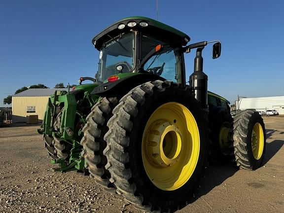 Image of John Deere 8370R equipment image 4