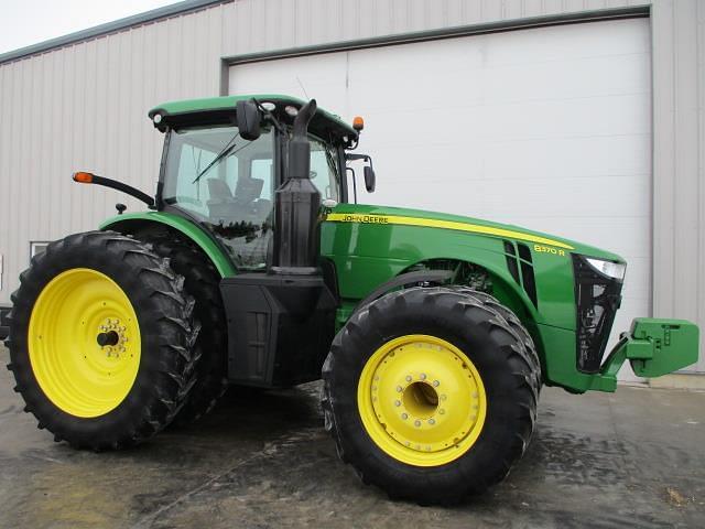 Image of John Deere 8370R equipment image 1