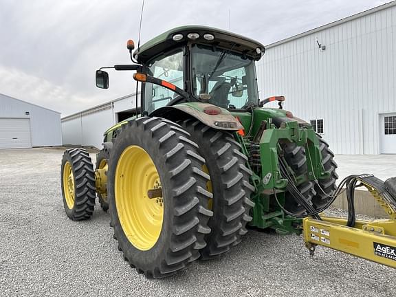 Image of John Deere 8370R equipment image 1