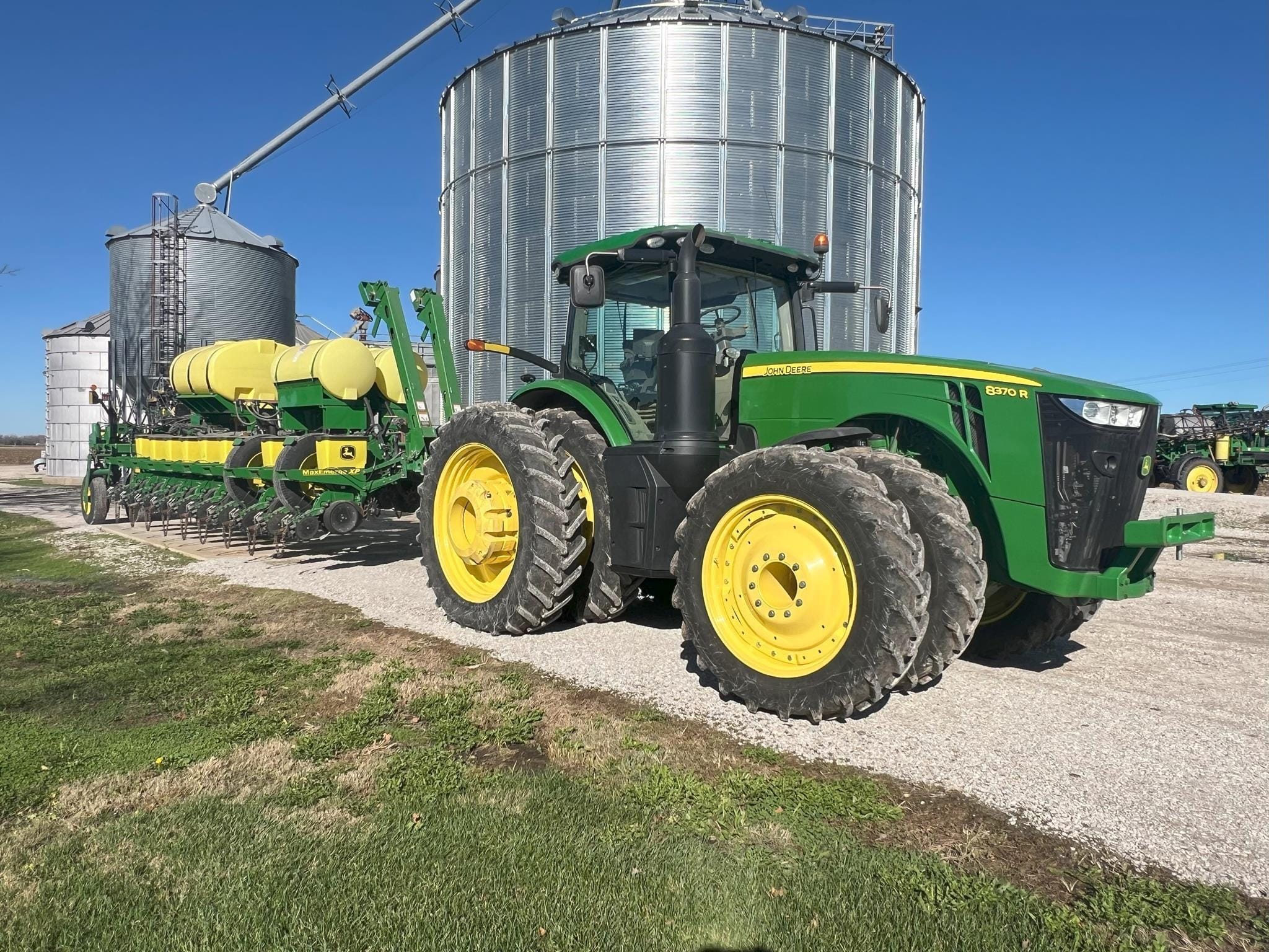 Main image John Deere 8370R