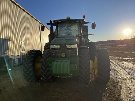 Image of John Deere 8370R equipment image 3