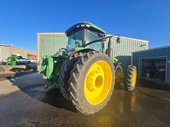 Image of John Deere 8370R equipment image 4