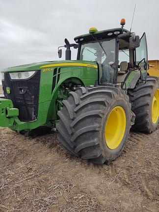 2015 John Deere 8370R Equipment Image0