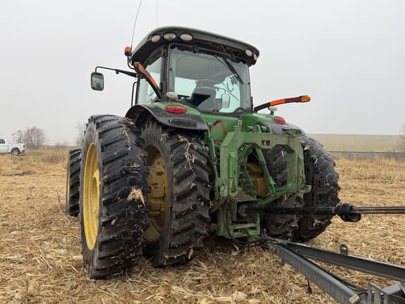 Image of John Deere 8370R equipment image 3
