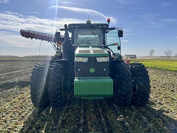 Image of John Deere 8370R equipment image 1