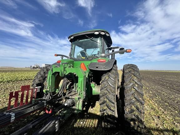 Image of John Deere 8370R equipment image 2