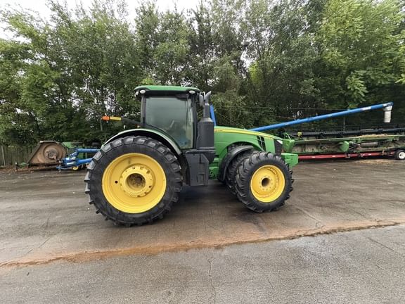2015 John Deere 8370R Equipment Image0