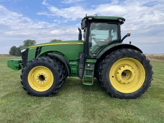 Image of John Deere 8370R equipment image 1