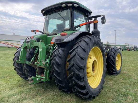 Image of John Deere 8370R equipment image 4