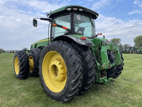 Image of John Deere 8370R equipment image 2