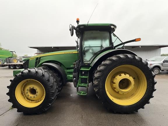 Image of John Deere 8370R equipment image 4