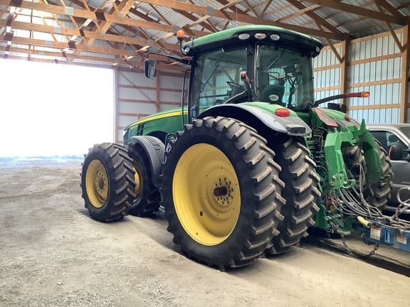 Image of John Deere 8370R equipment image 3