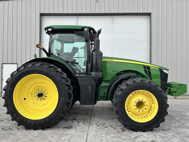 Image of John Deere 8370R equipment image 3