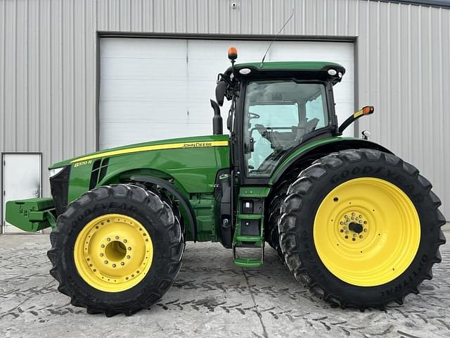 Image of John Deere 8370R equipment image 2