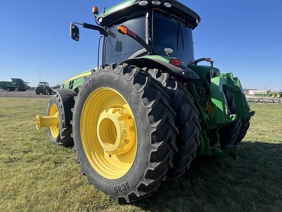 Image of John Deere 8370R equipment image 3