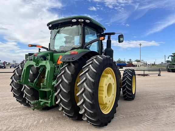 Image of John Deere 8370R equipment image 4