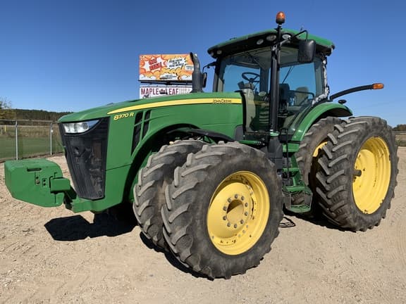 Image of John Deere 8370R equipment image 1