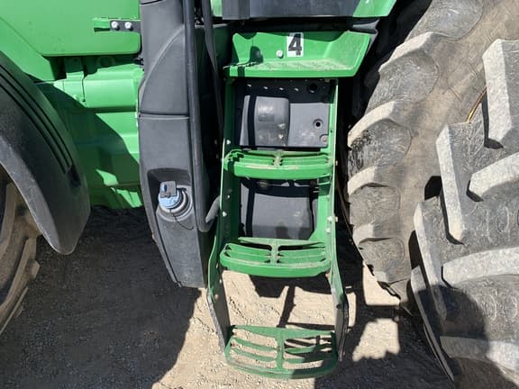 Image of John Deere 8370R equipment image 4