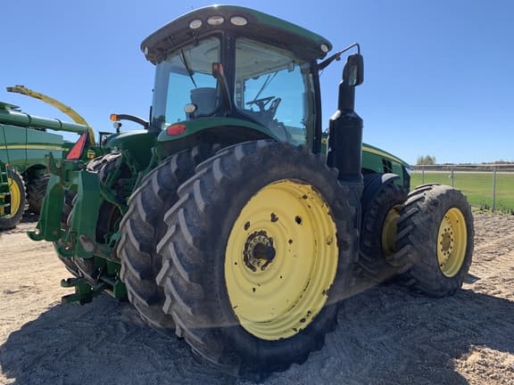Image of John Deere 8370R equipment image 2