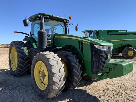 2015 John Deere 8370R Equipment Image0