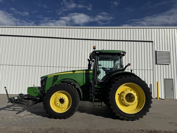 2015 John Deere 8370R Equipment Image0
