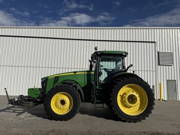Image of John Deere 8370R equipment image 1