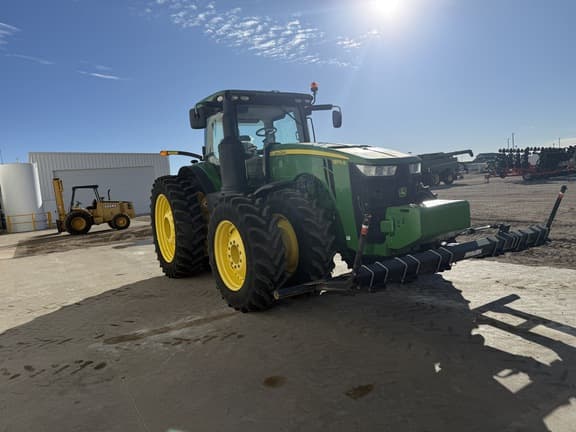 Image of John Deere 8370R equipment image 4