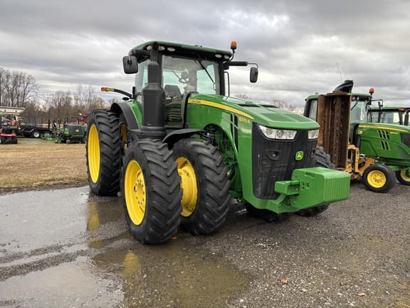 Image of John Deere 8370R equipment image 3