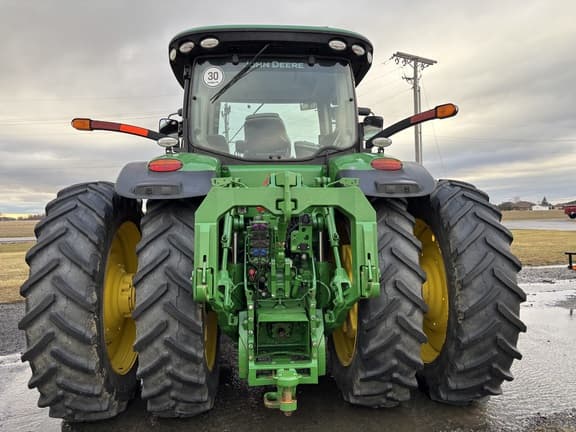Image of John Deere 8370R equipment image 2