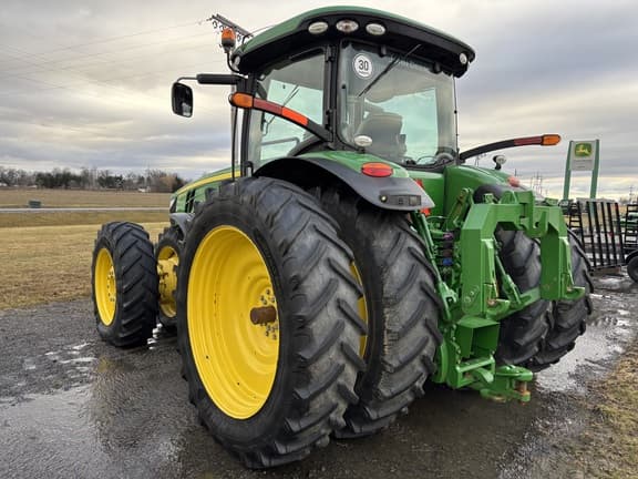Image of John Deere 8370R equipment image 1