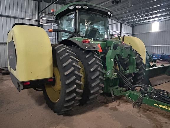 Image of John Deere 8370R equipment image 2