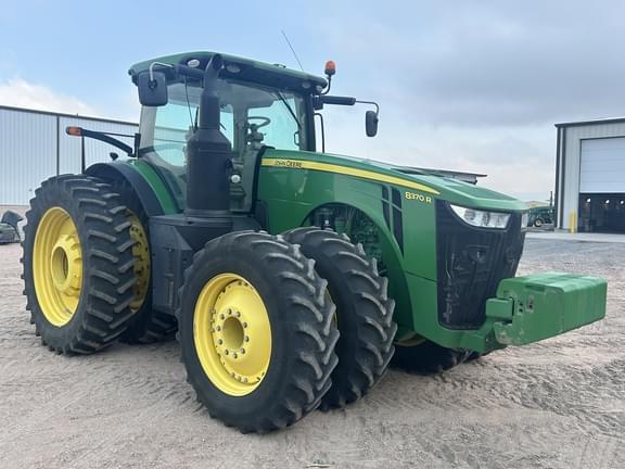 Image of John Deere 8370R equipment image 1