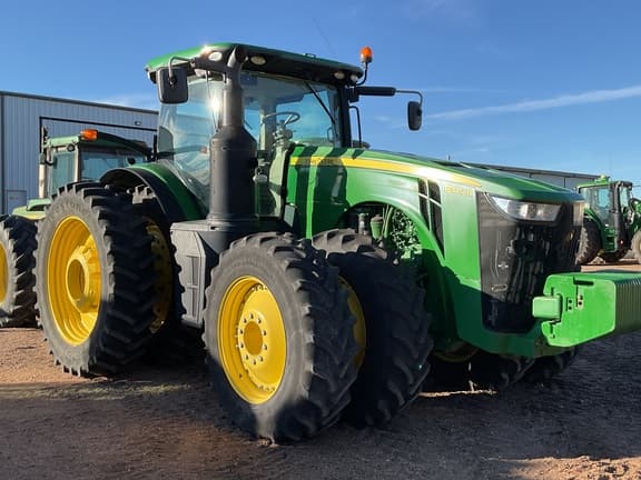 Image of John Deere 8370R equipment image 1
