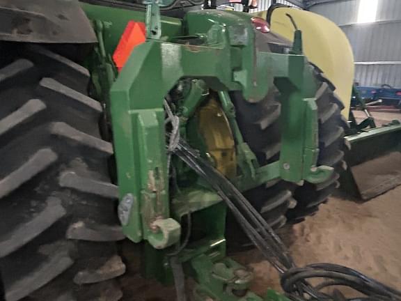 Image of John Deere 8370R equipment image 4
