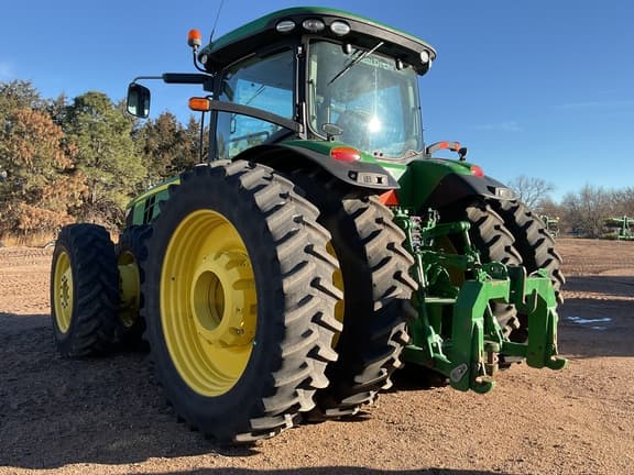 Image of John Deere 8370R equipment image 3