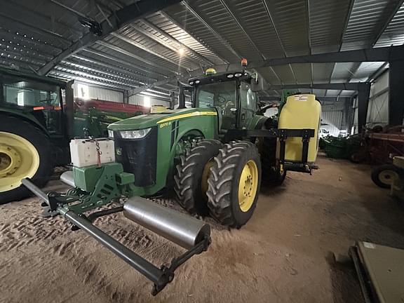Image of John Deere 8370R equipment image 1