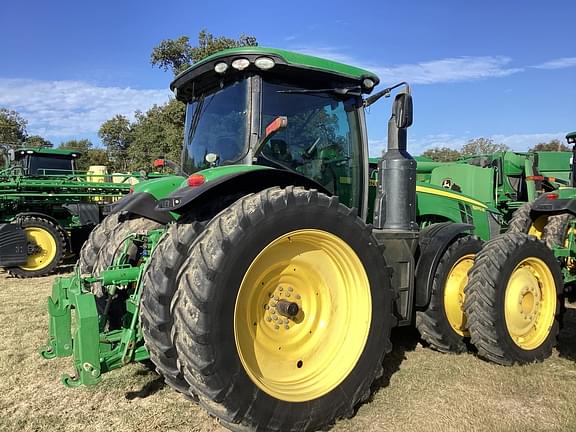 Image of John Deere 8370R equipment image 3