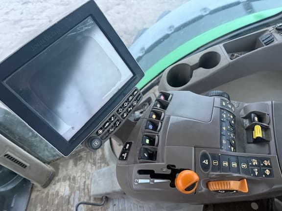 Image of John Deere 8370R equipment image 2