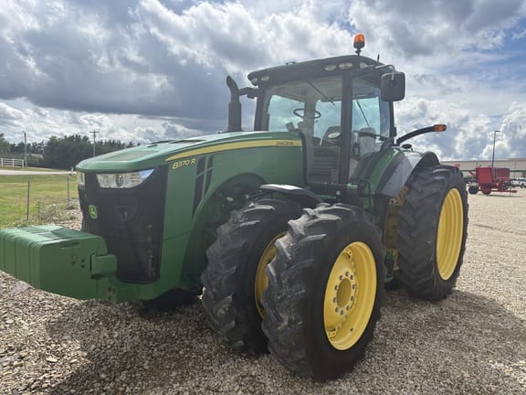 2015 John Deere 8370R Equipment Image0