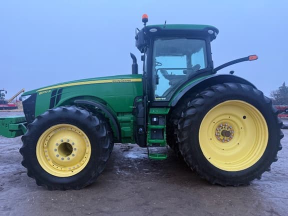 Image of John Deere 8370R equipment image 4