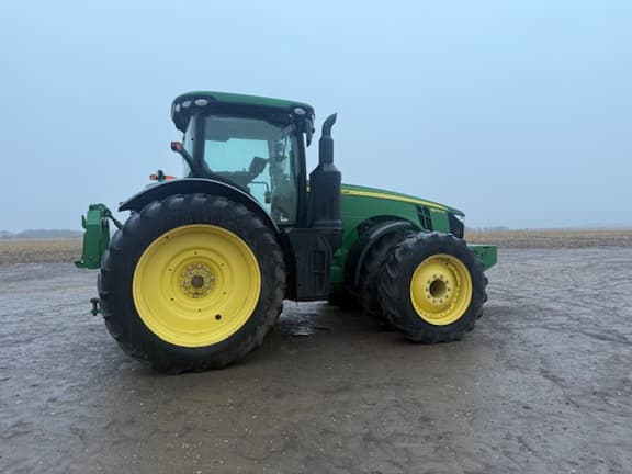 Image of John Deere 8370R equipment image 2