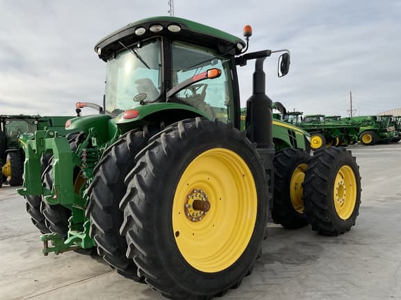 Image of John Deere 8370R equipment image 3