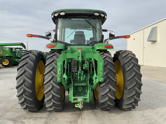 Image of John Deere 8370R equipment image 2