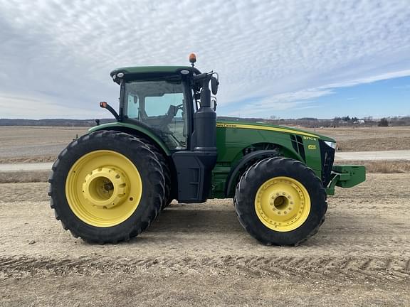 Image of John Deere 8370R equipment image 3