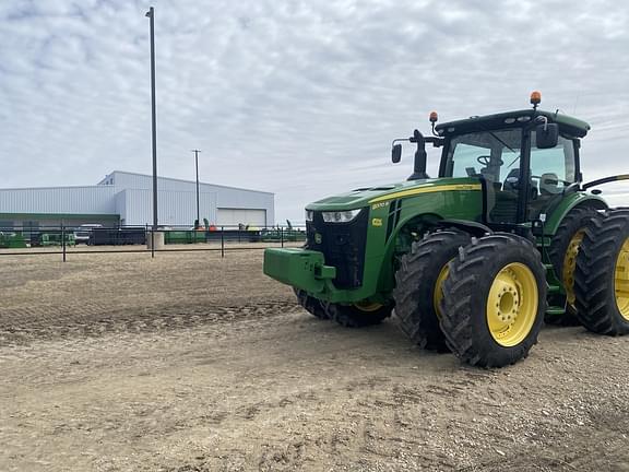 Image of John Deere 8370R equipment image 2